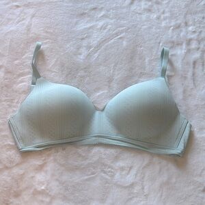 Victoria Secret No Wire Bra